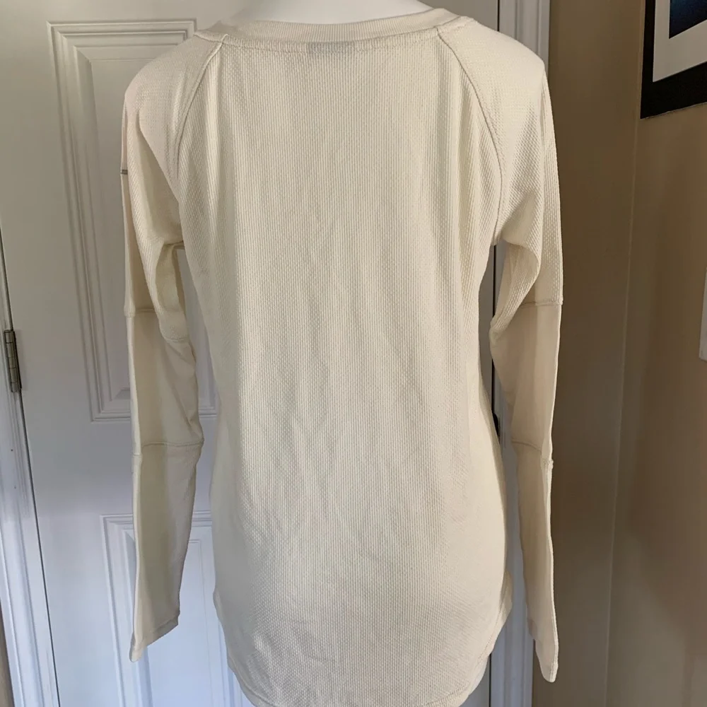 COPY - A cute columbia long sleeve shirt - Picture 2 of 11